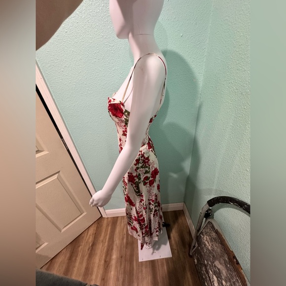 NEW Reformation Nikita Georgette Dress - Picture 4 of 7